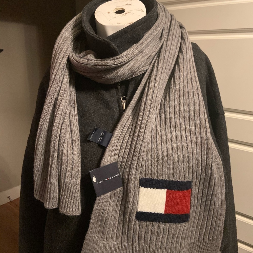 NWT Tommy Hilfiger Gray W/ Red, Blue & white patch